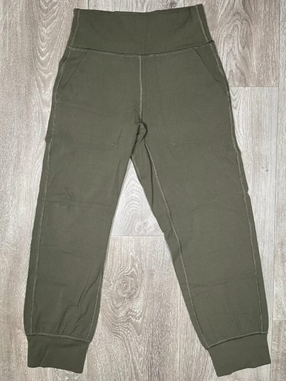 Lululemon Green Align High Rise Cropped Jogger Pants - Women Size 2